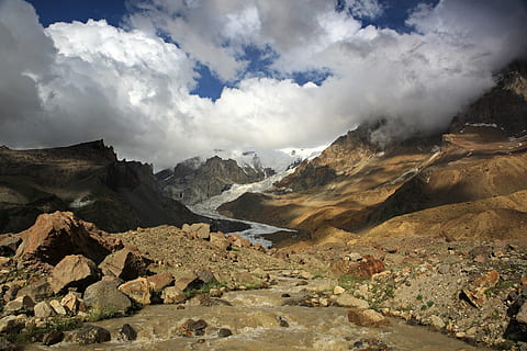 elbrus, hora, mraky, výška, horolezectví, sníh, slunce, lezení, krajina, skály, hory, ledovec, Příroda, kabardino-balaria, mrak - nebe, životní prostředí, nebe, scenics - příroda, Skála, krása v přírodě, rock - objekt, pevný, pohoří, mimoměstské scény, klid, klidné scény, nikdo, přistát, den, destinace, cestovat, venku, suché podnebí, horský vrchol, 4K, CC0, veřejná doména, bez autorských práv