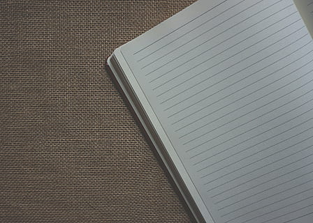 bílý, notebook, hnědý, povrch, linkovaný papír, Poznámka, pytlovina, texturou pozadí, textura, papírnictví, notebook papír, poznámkový blok, detail, vzor, nikdo, texturou, stálý život, uvnitř, vysoký úhel pohledu, textil, stůl, bílá barva, papír, den, jednoduchost, Černá barva, celý rám, pozadí, rezervovat, prázdný, design, 2K, CC0, veřejná doména, bez autorských práv