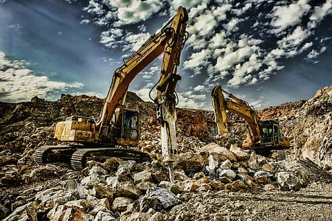 la obra, máquina, jpg, maquinaria, industria de construccion, cielo, nube - cielo, motor de la tierra, industria, maquinaria de construcción, abandonado, dañado, naturaleza, excavadora, día, nadie, destrucción, sitio de construcción, atropellar, al aire libre, tierra, deterioro, campo, demolido, arruinado, colapsando, grava, rotura, 4K, CC0, dominio público, libre de derechos