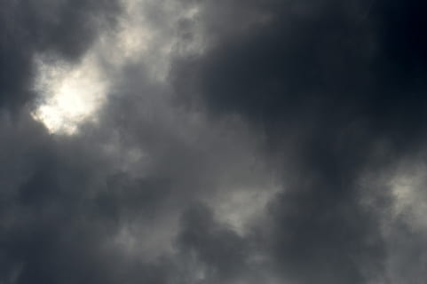 grå, skyer, dagtimerne, grå skyer, tordenvejr, storm skyer, regn skyer, skydække, vejr, regn, dækket, overskyet, himmel, baggrund, natur, sky - himmel, skønhed i naturen, baggrunde, storm, ingen mennesker, cloudscape, storm sky, lav vinkel visning, dramatisk himmel, mørk, scenics - natur, vind, udendørs, ildevarslende, abstrakte baggrunde, meteorologi, 5K, CC0, offentligt domæne, royaltyfrie