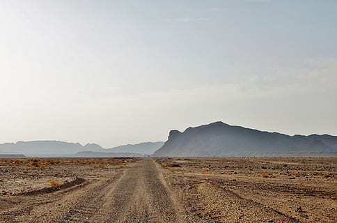 woestijn, zand, Egypte, pad, landschap, milieu, hemel, zandweg, scenics - natuur, weg, berg-, de weg vooruit, niet-stedelijke scène, vuil, richting, natuur, schoonheid in de natuur, afgelegen, land-, rustige scène, vervoer, kalmte, verdwijnpunt, geen mensen, klimaat, droog klimaat, semi-aride, perspectief verminderen, buitenshuis, 2K, CC0, publiek domein, royaltyvrij