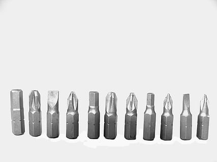 Werkzeuge, Bits, Nuss, Schraube, Schraubenzieher, Werkzeug, bauen, Objekt, Job, Konstruktion, in einer Reihe, Gabel, Studioaufnahme, stehlen, keine Leute, weißer Hintergrund, Seite an Seite, drinnen, Anordnung, Metall, Stillleben, Nahansicht, Variation, kopieren sie platz, Auftrag, Arbeitsgerät, Gruppe von Objekten, ausgeschnitten, Wahl, große gruppe von gegenständen, High Angle View, Sammlung, silberfarben, Legierung, 720P, CC0, gemeinfrei, lizenzfrei