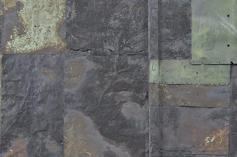 objectiu, rovellat, textura, fons, metall, vell, porta, inoxidable, entrada, ferro, porta vella, caduc, malalt, trencar, deteriorat, decaïment, destrucció, taques, la fugacitat, demolició, estructura, edifici antic, nua, transitori, aixafar, destruït, naturalesa, construcció de fàbrica, gris, vermell oxidat, verd, funció de construcció de parets, estructura construïda, arquitectura, resistent, cap gent, dia, marc complet, primer pla, patró, a l'aire lliure, espatllat, declivi, deteriorament, exterior de l'edifici, paret, abandonat, concret, 4K, CC0, domini públic, lliure de regalies