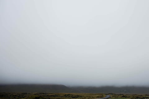 dicke weiße Wolke, weiße Wolken, Wolke, Nebel, Berg, Weiß, Umgebung, Landschaft, Himmel, kopieren sie platz, Ruhe, Natur, Land, ruhige Szene, keine Leute, Tag, Schönheit in der Natur, Szenen - Natur, draußen, Nicht-städtische Szene, wolke - himmel, Pflanze, Fernbedienung, bedeckt, Klima, 4K, CC0, gemeinfrei, lizenzfrei