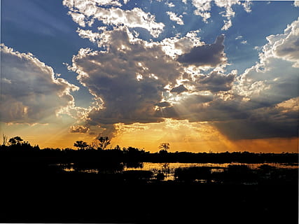raggio crepuscolare, tramonto, nuvole, raggio di sole, sera, abendstimmung, romantico, cielo serale, sole al tramonto, ultimi bagliori, paesaggio, crepuscolo, nuvola - cielo, cielo, silhouette, Paesaggi, natura, luce del sole, nessuno, all'aperto, bellezza nella natura, scenics - natura, scena tranquilla, la tranquillità, ambiente, idilliaco, colore arancione, albero, acqua, pianta, scena non urbana, 1080P, CC0, dominio pubblico, privo di copyright