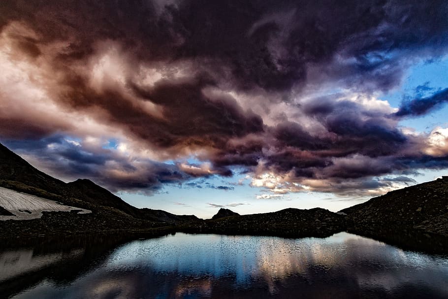 alba, muntanyes, naturalesa, cel, retroil·luminat, núvols, ennuvolat, fosc, vespre, medi ambient, idíl·lic, llac, reflexió, escènic, silueta, tranquil, núvol - cel, muntanya, aigua, escenics - natura, bellesa a la natura, tranquil·litat, escena tranquil·la, Serra, paisatge, cap gent, cel dramàtic, tempesta, poder a la natura, 5K