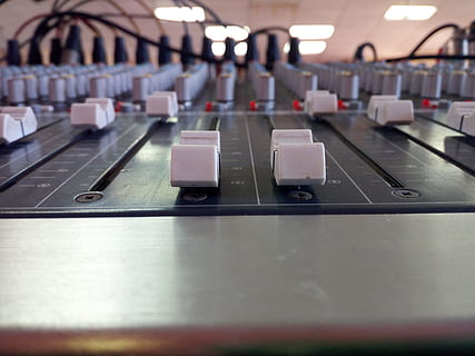 sunet, consolă, echipamente de înregistrare a sunetului, echipament audio, mixer de sunet, Control, muzică, Studio de inregistrari, tehnologie, panou de control, studio, în interior, arta culturii și divertismentului, consecutiv, selectiv, nici o persoana, a închide, să se concentreze asupra primelor elemente, mâner, echipament, comunicare, instrument muzical, amplificator, Echipament electric, amestecare, 4K, CC0, domeniu public, fără drepturi de autor
