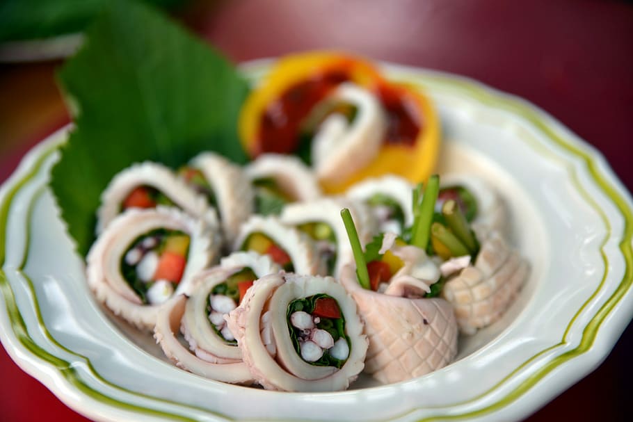 cuinar, calamar, vegetals, verdures, fotografia de menjar, menjar coreà, pebre vermell, menjar deliciós, menjar, deliciós, República de Corea, menjar i beguda, cap gent, primer pla, frescor, alimentació saludable, menjar asiàtic, marisc, benestar, llest per menjar, a l'interior, bol, centrar-se en primer pla, animal, placa, menjar japonès, enfocament selectiu, carn, sopar, menjar xinès, 4K