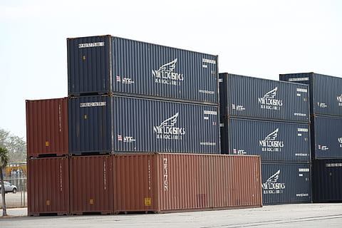konteineriai, apkrova, jūrų, krovinių konteineris, krovinių gabenimas, laivyba, konteineris, verslą, architektūra, prieplauka, industrija, transportavimas, komercinis dokas, dangus, pobūdį, sandėlis, kamino, nėra žmonių, platinimo sandėlis, dieną, tekstą, lauke, uostas, 5K, CC0, Viešasis domenas, nemokamai