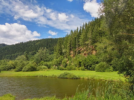 cel, núvols, forma, blau, formen núvols, paisatge, bosc, riu, aigua, arbre, naturalesa, verd, arbreda, estiria, semmering, escenics, pi, planta, bellesa a la natura, escenics - natura, núvol - cel, tranquil·litat, color verd, creixement, escena tranquil·la, llac, escena no urbana, dia, terra, muntanya, cap gent, a l'aire lliure, arbre de coníferes, 4K, CC0, domini públic, lliure de regalies