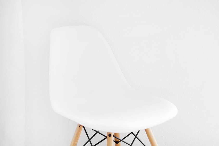 blanc, Cadira eiffel, fons, beix, fusta, basat, cadira, encara, articles, coses, modern, disseny, interior, mobles, minimalista, Color blanc, a l'interior, tir de l'estudi, cap gent, primer pla, els mitjans de comunicació, espai, dia, industria del cinema, seient, còpia espai, oficina, cadira d'oficina, absència, escàs, negocis, sol objecte, habitació domèstica, senzillesa, en blanc, buit, equips d’il·luminació, tamboret, fons blanc, netejar, tauleta auxiliar, 4K
