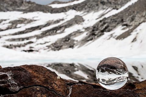 avvicinamento, foto, scogliera, Immagine, contenere, nevoso, montagna, montagna innevata, natura, la neve, ghiaccio, freddo - temperatura, all'aperto, inverno, nessuno, roccia - oggetto, temperatura fredda, acqua, concentrarsi sulle conoscenze acquisite, roccia, giorno, solido, terra, vetro - materiale, bellezza nella natura, riflessione, 5K, CC0, dominio pubblico, privo di copyright