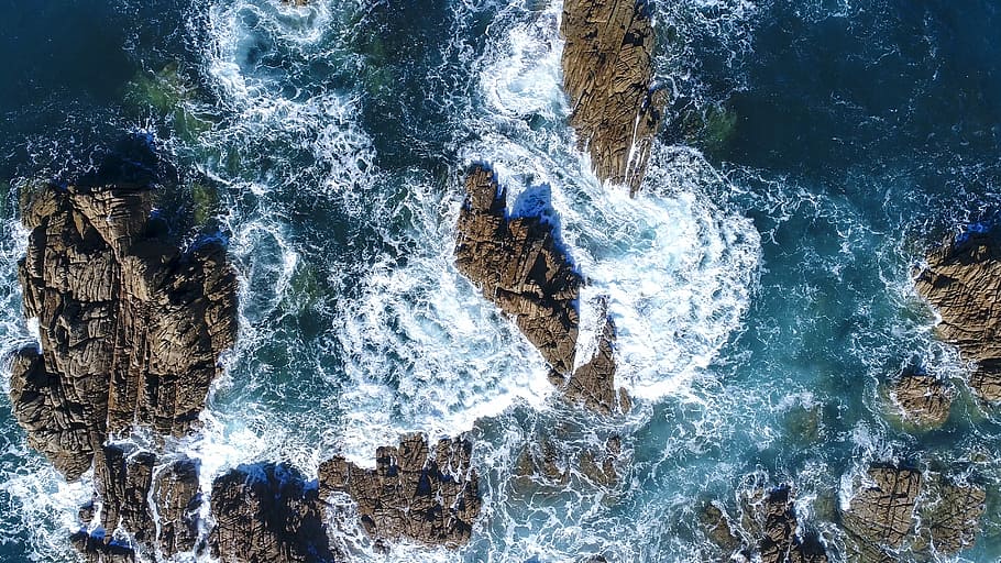 les ones del mar, martellejar, formació de pedres, aèria, fotografia, onada de l’oceà, estavellar-se, formació de roca, durant el dia, mar, oceà, roques, penya-segats, onades, drone, enrapture, blau, blanc, vista aèria, navega, Guernsey, moviment, aigua, naturalesa, bellesa a la natura, rock, dia, esport, esquitxades, vista d’angle alt, cap gent, sòlid, rock - object, aigua que flueix, a l'aire lliure, cascada, esport aquàtic, escenics - natura, que flueix, poder a la natura, puresa, 4K