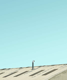 grå, metal rør, tag, tagventilation, blå, himmel, dagtimerne, arkitektur, form, bygning, gradient, skyfri himmel, kopiere plads, bygget struktur, dag, en person, natur, bygning udvendig, rigtige mennesker, jord, livsstil, bagfra, udendørs, sollys, sand, stående, scenics - natur, 5K, CC0, offentligt domæne, royaltyfrie
