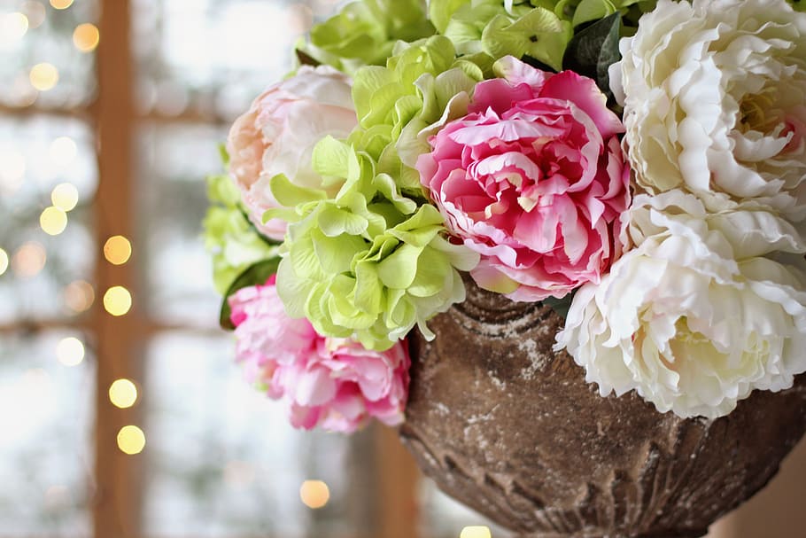rosa, verd, blanc, flors de pètals, marró, gerro de metall, peonies, hortènsies, naturalesa, primavera, peònia, estiu, bouquet, floral, pètal, flor, amor, vintage, jardí, casament, decoració, festa, Sant Valentí, arranjament, florir, romàntic, núvia, dia de la mare, Pasqua, peça central, urna, flors, elegant, celebració, florint, floristeria, planta amb flors, planta, frescor, color rosa, bellesa a la natura, primer pla, arranjament floral, pastís, cap de flor, cap gent, centrar-se en primer pla, vulnerabilitat, flor de roses, fragilitat, temptació, pastís de boda, 5K
