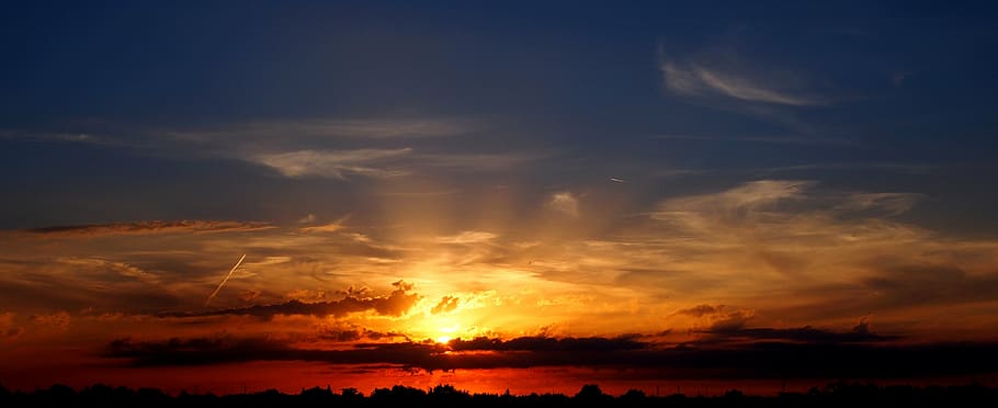blå, himmel, hvid, skyer, gylden, time, solnedgang, store sletter, Sky, overskyet himmel, lys, solskin, hyggelig, sollys, natur, ro, scenics, skønhed i naturen, rolig scene, sky - himmel, dramatisk himmel, ingen mennesker, scenics - natur, orange farve, cloudscape, idyllisk, mørk, horisont, silhuet, vand, miljø, udendørs, 4K