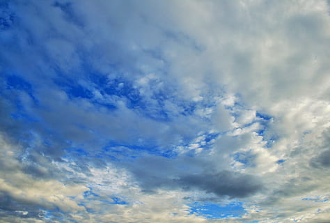 nuvole, tempo metereologico, cielo, blu, bianca, sciolto, Flocky, dom, nuvola - cielo, Inquadratura dal basso, bellezza nella natura, la tranquillità, scenics - natura, scena tranquilla, natura, nessuno, all'aperto, giorno, sfondi, fotogramma intero, idilliaco, Cloudscape, cielo drammatico, scena non urbana, soffice, meteorologia, 2K, CC0, dominio pubblico, privo di copyright