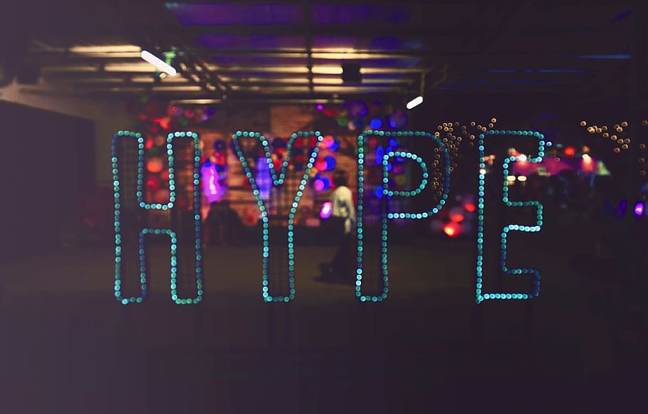 สีน้ำเงิน, hype, นำ, การตกแต่ง, กลางคืน, มืด, ไฟ, บาร์, งานเฉลิมฉลอง, ร้านอาหาร, เครื่องดื่ม, แอลกอฮอล์, อาหาร, สี, ส่องสว่าง, ข้อความ, การสื่อสาร, สคริปต์ตะวันตก, อุปกรณ์ให้แสงสว่าง, ในบ้าน, ที่เร่าร้อน, ไม่มีคน, ใกล้ชิด, ธาตุนีอ็อน, แสง - ปรากฏการณ์ธรรมชาติ, เบา, หลอดไฟฟ้า, สัญญาณ, ธุรกิจ, ขายปลีก, มุ่งเน้นไปที่เบื้องหน้า, เครื่องประดับ, หลายสี, เพดาน, 4K