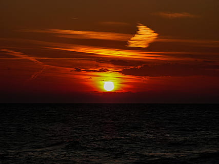 starring, sole, orizzonte durante il tramonto, tramonto, oceano, cielo, nuvole, rosso, mare, acqua, orizzonte sull'acqua, scenics - natura, bellezza nella natura, orizzonte, nuvola - cielo, natura, la tranquillità, scena tranquilla, paesaggio marino, idilliaco, spiaggia, terra, cielo drammatico, nessuno, all'aperto, cielo romantico, 4K, CC0, dominio pubblico, privo di copyright