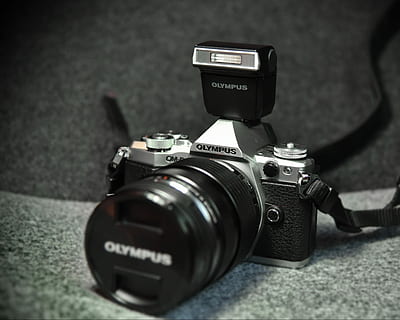 il mio olimpo, foto in scala di grigi, fotocamera olympus, telecamera, lente, Olimpo, nero, veloce, temi fotografici, tecnologia, macchina fotografica - attrezzatura fotografica, attrezzatura fotografica, obiettivo - strumento ottico, avvicinamento, in casa, Camera digitale, colore nero, attività, messa a fuoco selettiva, nessuno, attrezzatura, fotocamera reflex, in stile retrò, Fotografare, comunicazione, concentrarsi sulle conoscenze acquisite, videocamera domestica, 2K, CC0, dominio pubblico, privo di copyright