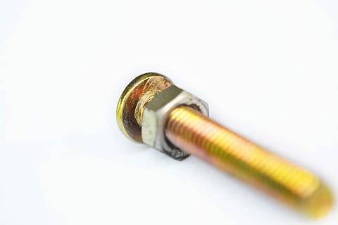 nou, cargol, pern, maquinari, metall, ungles, fusteria, construcció, Sri Lanka, mawanella, Ceilà, fons blanc, cap gent, primer pla, dia, tir de l'estudi, sol objecte, a l'interior, còpia espai, enfocament selectiu, comunicació, groc, tallar, natura morta, cable, vista d’angle alt, goma d'esborrar, equipament, vell, dos objectes, 1080P, CC0, domini públic, lliure de regalies