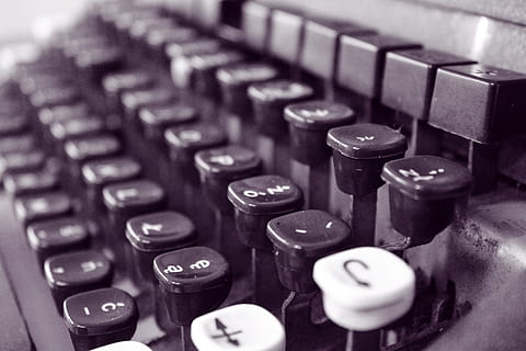 a închide, fotografie, negru, maşină de scris, tastatură, imprimare, scrisori, retro, tehnologie, scrisoare, în interior, antic, comunicare, număr, stil retro, nici o persoana, selectiv, text, alfabet, cadru complet, să se concentreze asupra primelor elemente, apasa butonul, vechi, western script, analog, cheia computerului, 4K, CC0, domeniu public, fără drepturi de autor