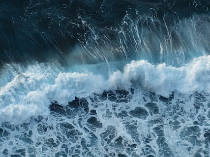 olas de agua, ola, mar, navegar, hinchar, espuma, rociar, naturaleza, agua, poder, azul, movimiento, poder en la naturaleza, belleza en la naturaleza, deporte acuático, surf, deporte, paisajes - naturaleza, tormenta, movimiento borroso, salpicaduras, cielo, al aire libre, nube - cielo, rotura, viento, 4K, CC0, dominio público, libre de derechos