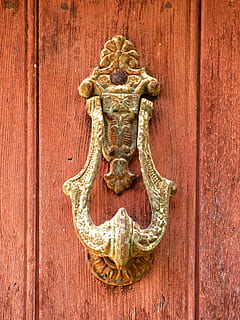 ana anahtar, aldaba, arayan, kapı, telefon etmek, tık tık, eski, Demir, eski kapı, kapı tokmağı, Giriş, ahşap malzeme, Sanat ve zanaat, kedi, aslan - kedi, hayvan, temsil, süslü, hayvan temsili, hayvan yaban hayatı, hayvan temaları, gün, kapatmak, insansız, memeli, yaratıcılık, metal, 4K, CC0, kamu malı, telif ücretsiz