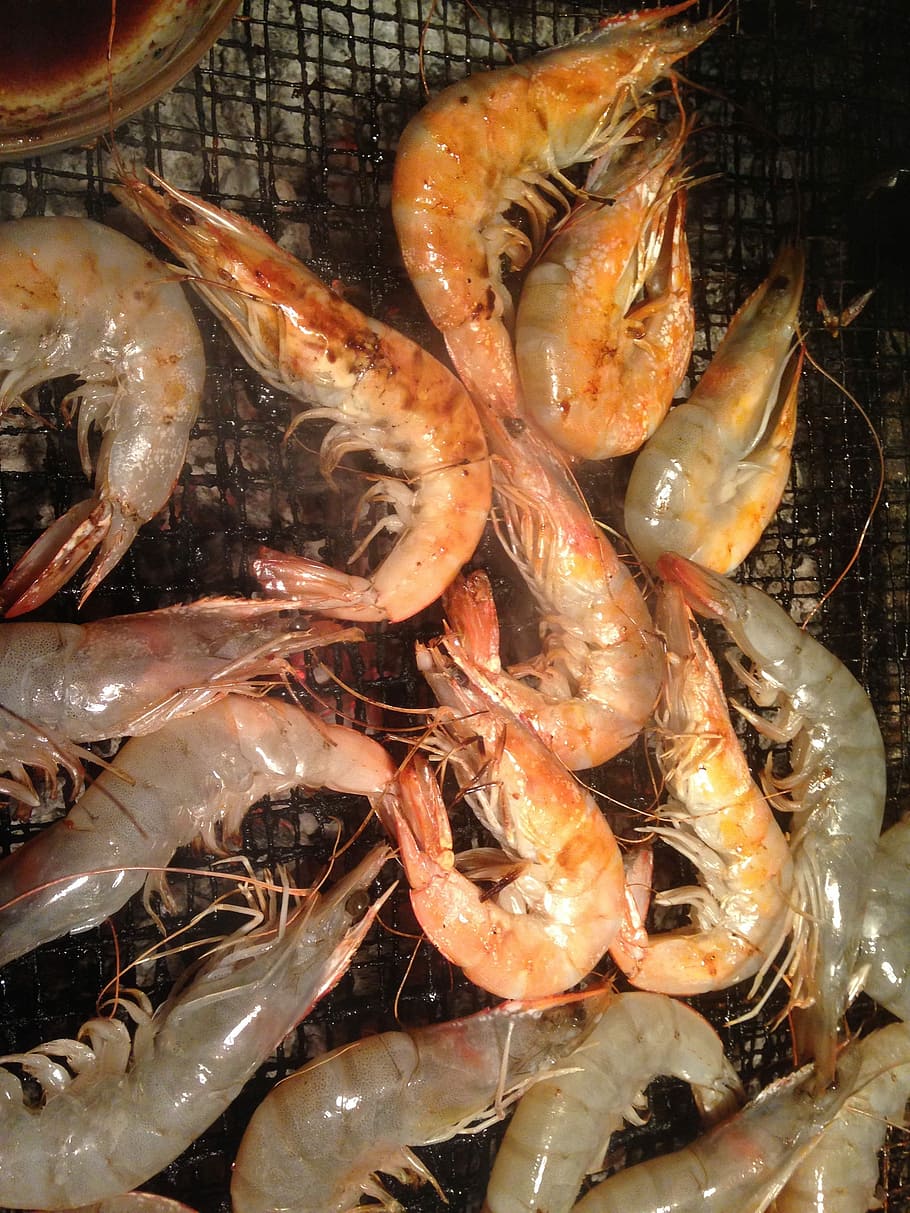 gambes, barbacoes, cròniques, marisc, menjar i beguda, menjar, cap gent, alimentació saludable, crustaci, frescor, benestar, vista d’angle alt, peix, gambes - marisc, a l'interior, primer pla, animal, carn, natura morta, color taronja, barbacoa, vertebrats, preparar el menjar, 2K