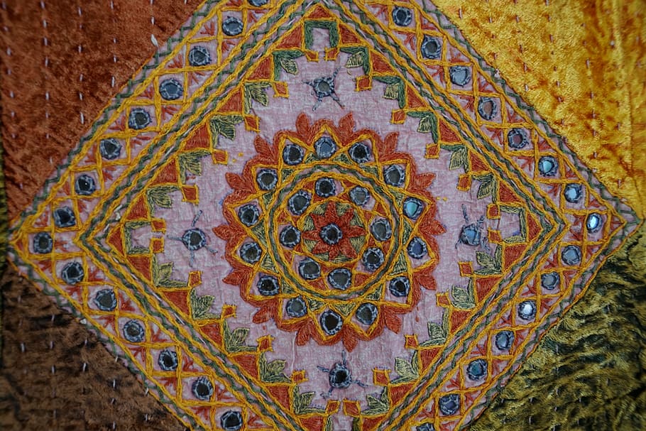 klæde, stof, mønster, tekstil, indien, farverig, farve, indendørs, ingen mennesker, Kunst og håndværk, murbygningsfunktion, bygget struktur, blomstermønster, multi farvet, arkitektur, design, tæt på, fortiden, historie, kreativitet, dag, håndværk, lav vinkel visning, religion, form, gammel, udsmykkede, loft, 5K