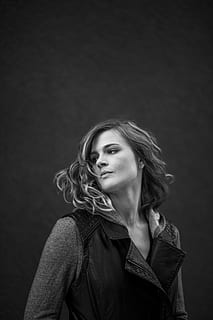 fotografi grayscale, wanita, perempuan, Abu-abu, skala foto, selektif, hitam, mantel tanpa lengan, panjang, kemeja lengan hoodie, foto, tak berlengan, mantel, lengan, tudung, kemeja, hitam dan putih, orang-orang, satu orang, potret, keindahan, mode, indah, etnis kaukasia, anak muda, tembakan studio, dewasa, sensualitas, rambut pirang, satu perempuan saja, model fesyen, rambut panjang, melihat kamera, keanggunan, wanita muda, hanya wanita, hanya satu wanita muda, wanita cantik, tampak depan, gaya hidup, rambut, dalam ruangan, gaya rambut, kedudukan, mencari, orang sungguhan, kegiatan waktu luang, latar belakang hitam, kontemplasi, 5K, CC0, domain publik, bebas royalti