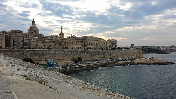 morter, glen, cel, núvols, arquitectura, mar, lloc famós, europa, exterior de l'edifici, estructura construïda, núvol - cel, edifici, ciutat, aigua, història, destinacions de viatge, naturalesa, turisme, el passat, viatjar, espiritualitat, religió, persones incidentals, lloc de culte, creença, a l'aire lliure, 4K, CC0, domini públic, lliure de regalies