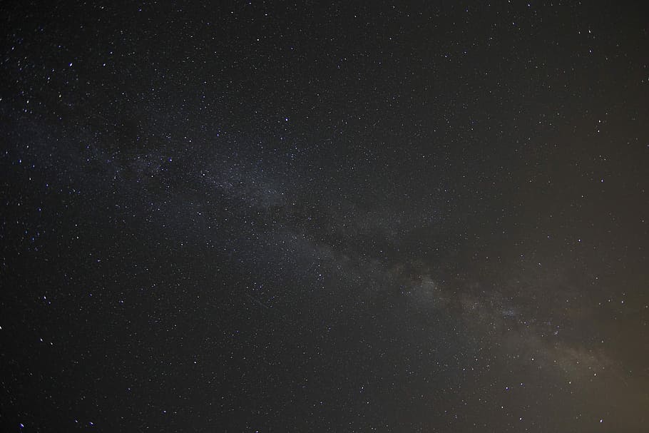 negre, marró, gris, nit, cel, estrelles, astronomia, fosc, espai, fons, estrella - espai, galàxia, color negre, Via Làctea, naturalesa, resum, marc complet, cap gent, a l'interior, bellesa a la natura, estrella, escenics - natura, camp estel·lar, tranquil·litat, vista d’angle baix, escena tranquil·la, infinit, idíl·lic, a l'aire lliure, espai i astronomia, 5K