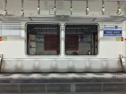 subterraneo, asientos, desplazamientos, ventana, ferrocarril, entrenar, República de Corea, subterráneo, conmutar, Corea, pista, encargarse de, sótano, transporte, plataforma de la estación de ferrocarril, estación de metro, metro, estación, vías de tren, estación de ferrocarril, modo de transporte, transporte público, viaje, tren - vehículo, Tren de pasajeros, transporte ferroviario, nadie, interior del vehículo, asiento, ausencia, material de vidrio, vehículo terrestre, vacío, asiento del vehículo, metal, vagón de ferrocarril, 2K, CC0, dominio público, libre de derechos