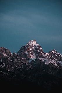 връх, Tetons, покрити със сняг планини, планина, сняг, стръмна скала, небе, красота в природата, природа, рок, спокойна сцена, сценична природа - природа, спокойствие, рок - обект, планинска верига, нисък ъгъл, скално образуване, ден, твърд, извънградска сцена, физическа география, на открито, без хора, приключение, скалисти планини, планински връх, образуване, 5K, CC0, обществено достояние, роялти безплатно