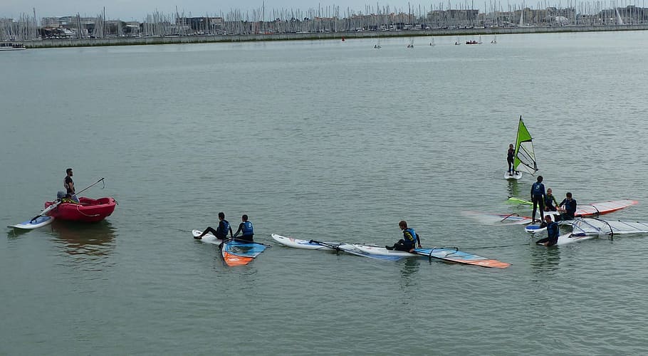 curs, vela, cursos de vela, pissarra, windsurf, mar, esport, aigua, oci, esports, Esports aquàtics, blau, la rochelle, charente, charente-maritime, nou aquitaine, França, transport, vaixell nàutic, grup de persones, dia, naturalesa, davant del mar, persones reals, manera de transport, riu, homes, aventura, activitat d'oci, gent, caiac, a l'aire lliure, estils de vida, grup, 2K