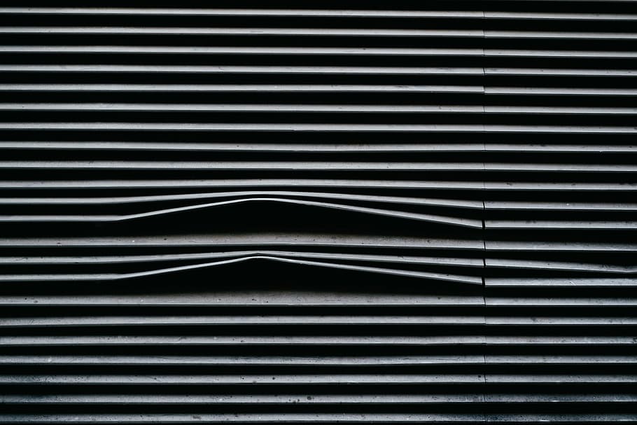 art de la franja blanca, persianes, línia, finestra, blanc, negre, fons, patró, resum, acer, textura, ratlles, metàl·lic, metall, marc complet, cap gent, a l'interior, primer pla, repetició, ombra, disseny, detall, en fila, arquitectura, arranjament, llum solar, dia, tir de l'estudi, ferro, color plata, corrugat, 2K