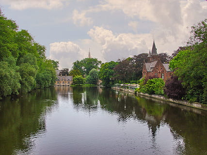 Bruges, Belgio, galleggiante, riflessione, cielo, Brugge, romantico, fiume, canale, fiandre, viaggio, Benelux, Europa, turismo, belga, turista, europeo, vecchio, impressionismo, storico, paesaggio, panoramico, tranquillo, calmo, acqua, architettura, albero, struttura costruita, lungomare, nuvola - cielo, costruzione, destinazioni di viaggio, pianta, storia, lago, esterno dell'edificio, natura, il passato, religione, nessuno, all'aperto, 1080P, CC0, dominio pubblico, privo di copyright