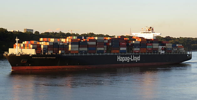 contenitore, nave, nave cargo, porta, amburgo, cargo, spedizione, acqua, terminale di contenitore, gru, Elba, Frachtschiff, canale, piattaforma contenitore, trasporto, marittimo, movimentazione di container, corso d'acqua, marinaro, mezzi di trasporto, trasporto merci, contenitore di carico, nave nautica, modo di trasporto, architettura, molo commerciale, industria, attività commerciale, porto, commercio, scarico, molo, città, Caricamento in corso, nessuno, all'aperto, 4K, CC0, dominio pubblico, privo di copyright