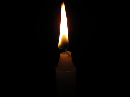amurg, lumânare, al doilea, flacără, ardere, foc, temperatura - temperatură, foc - fenomen natural, Fundal negru, întuneric, în interior, studio shot, iluminat, nici o persoana, luminos, a închide, spațiu copie, camera de zi, culoare portocalie, natură, ceară, camera intunecata, topire, luminozitate, 4K, CC0, domeniu public, fără drepturi de autor