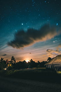 bayangan hitam, hijau, pohon, putih, awan, rumah, dekat, ruang, alam, langit, cerah, matahari terbenam, sinar matahari, bintang, gelap, malam, fotografi, bintang - ruang, pemandangan, awan - langit, langit yang dramatis, adegan yang tenang, tidak ada orang, scenics - alam, keindahan di alam, astronomi, ketenangan, air, menanam, idilis, galaksi, bidang bintang, di luar rumah, 5K, CC0, domain publik, bebas royalti