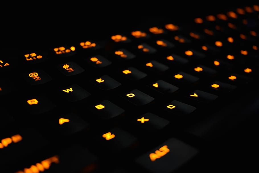 mekanisk, spil tastatur, orange, led, computer tastatur, tastatur, lys, nøgler, teknologi, nummer, belyst, meddelelse, tæt på, tekst, brev, ingen mennesker, computerudstyr, computer, alfabet, forbindelse, indendørs, trådløs teknologi, finansiere, computer nøgle, forretning, sort baggrund, trykknap, elektrisk udstyr, 4K