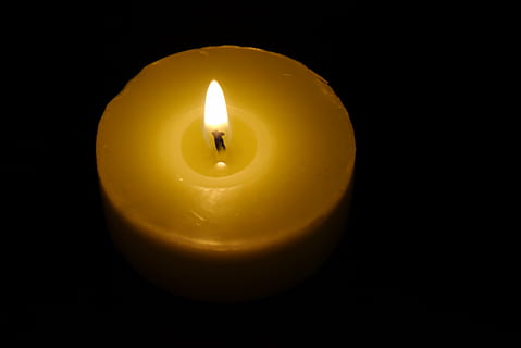 tealight, fuoco, fiamma, sfondo nero, giallo, ardente, candela, calore - temperatura, fuoco - fenomeno naturale, girato in studio, in casa, buio, avvicinamento, nessuno, illuminato, natura, singolo oggetto, raggiante, stanza domestica, ritagliare, luminosità, fusione, 4K, CC0, dominio pubblico, privo di copyright