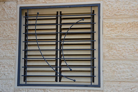 windows, memarut, Desain, Arsitektur, struktur yang dibangun, eksterior bangunan, jendela, tidak ada orang, fitur dinding - bangunan, bangunan, hari, pola, Tutup, tampilan sudut rendah, dinding, rumah, bahan kayu, rana, di luar rumah, keamanan, merapatkan, perlindungan, 4K, CC0, domain publik, bebas royalti