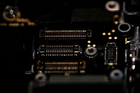 schwarz, grau, Hafen, Leiterplatte, Makro, Technologie, Technik, Gold, iPhone 6, iphone, Nahansicht, selektiver Fokus, drinnen, Computerchip, keine Leute, Verbindung, Elektronik-Industrie, Computerausrüstung, Ausrüstung, Komplexität, Computer, Hauptplatine, Vollbild, Computerteil, Industrie, Hintergründe, Maschinen, Kommunikation, 8K, CC0, gemeinfrei, lizenzfrei