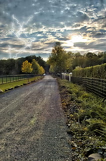 tarda, tempesta, lluny, núvols, posta de sol, naturalesa, paisatge, il·luminació, gewitter stimmung, cel, núvol - cel, direcció, el camí a seguir, planta, transport, carretera, arbre, perspectiva decreixent, cap gent, tranquil·litat, escena tranquil·la, bellesa a la natura, escenics - natura, punt de fuga, medi ambient, a l'aire lliure, llarg, 2K, CC0, domini públic, lliure de regalies