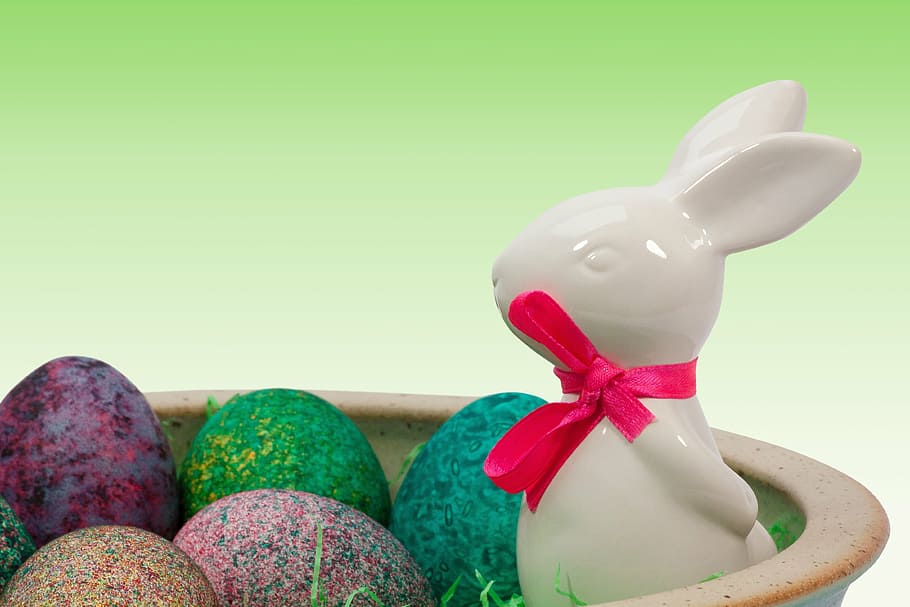 blanc, ceràmica, conill, oriental, decoració d’òvuls, Pasqua, niu de Pasqua, conill de Pasqua, porcellana, bucle, ou, de colors, colorit, ou de Pasqua, decoracions de pasqua, personalitzat, menjar, hartgekocht, ou pintat, primavera, decoració, verd, rosa, turquesa, violeta, meister lampe, celebració, festa, multicolor, cinta, tir de l'estudi, vacances - esdeveniment, cinta: objectes de cosir, a l'interior, arc, menjar i beguda, natura morta, cap gent, grup d'objectes, 4K