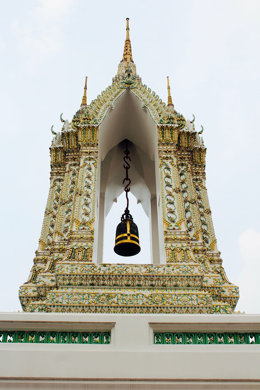 Mosaik-, Fliesen, Gold, Muster, Holz, Wand, kunstvoll, Kunst, dekorativ, Farbe, Ornament, Schmuck, Struktur, Hintergrund, Textur, die Architektur, Thailand, Buddhismus, Buddha, Essen, Bangkok, Asien, Religion, Pagode, Tempelbau, Spiritualität, Kulturen, gebaute Struktur, Glauben, Gebäude, Gebäudehülle, Anbetungsstätte, goldfarben, Himmel, Flachwinkelansicht, Reiseziele, keine Leute, Turm, Tag, Geschichte, die Vergangenheit, aufwendig, 4K