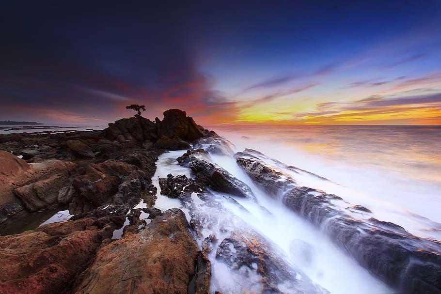 formació de roca, vora del mar, daurat, hores, resum, fons, platja, bonic, bellesa, brillant, núvol, color de la costa, alba, vespre, medi ambient, tarda, cel, horitzó, illa, paisatge, llum, natural, naturalesa, oceà, taronja, a l'aire lliure, panorama, panoràmica, pacífica, planta, vermell, sorra, escena, mar, temporada, estiu, sol, sortida del sol, posta de sol, viatjar, arbre, tropical, crepuscle, sota l'aigua, vista, aigua, onada, blanc, groc, cel blau, escenics - natura, bellesa a la natura, rock - object, rock, exposició llarga, núvol - cel, sòlid, moviment, terra, escena tranquil·la, cel dramàtic, cap gent, tranquil·litat, cascada, aigua que flueix, astronomia, 5K