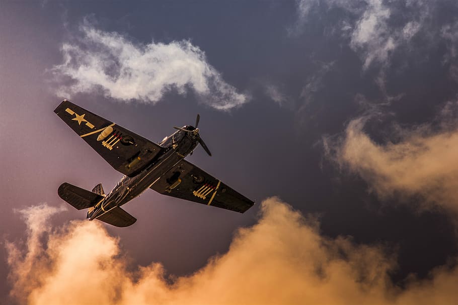 schwarz, grau, Jet, Himmel, niedrig, Winkel Fotografie, Flugzeug, Ebene, Wolke, Kriegsflugzeug, Sonnenuntergang, Antiquität, USA Flugzeug, altes Flugzeug, fliegendes Flugzeug, Jahrgang, Flieger, Flug, Luftfahrzeug, fliegend, Transportmittel, Transport, Militär-, wolke - himmel, unterwegs, Natur, Luft-und Raumfahrtindustrie, Bewegung, Kampfflugzeug, keine Leute, Flugschau, Heer, draußen, Militärflugzeug, Luftwaffe, Kondensstreifen, Regierung, 5K